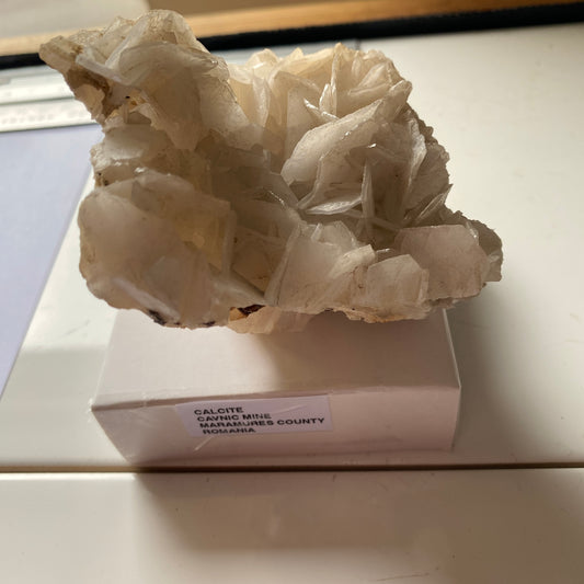 CALCITE - CAVNIC MINE, MARAMURES COUNTY, ROMANIA  161g MF931