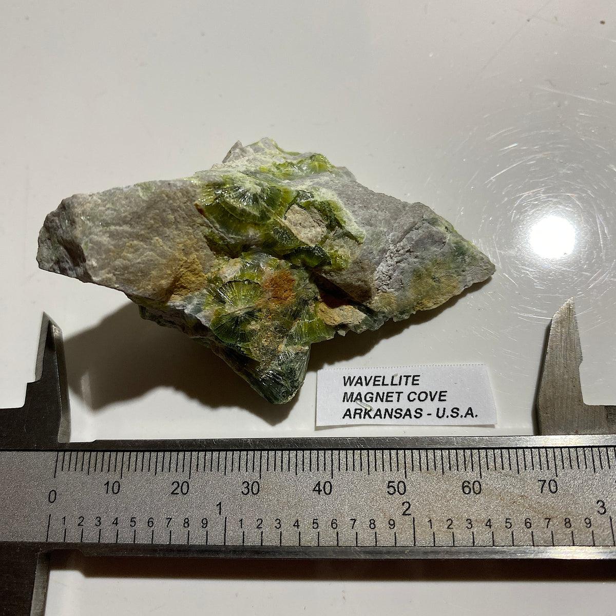 WAVELLITE : MAGNET COVE, HOT SPRINGS COUNTY, ARKANSAS U.S.A.  30g MF5458