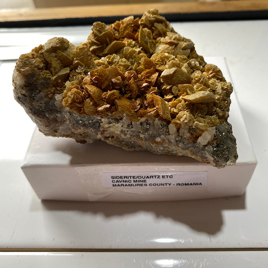 SIDERITE/DOLOMITE/PYRITE ETC ETC - CAVNIC MINE, MARAMURES COUNTY, ROMANIA 260g MF940