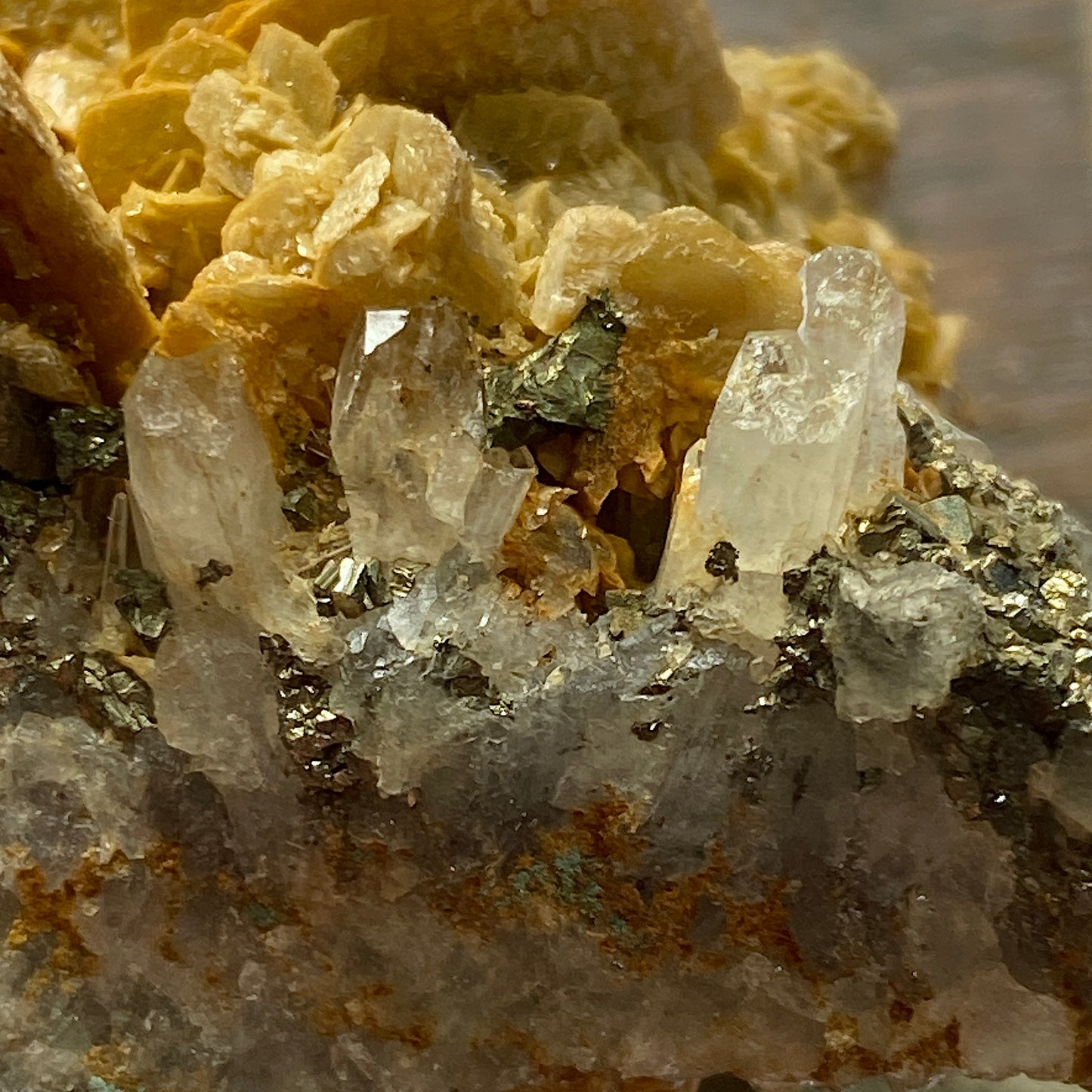 SIDERITE/DOLOMITE/PYRITE ETC ETC - CAVNIC MINE, MARAMURES COUNTY, ROMANIA 260g MF940