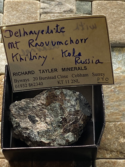 DELHAYELITE [ETC] : RASVUMCHORR MOUNTAIN, KOLA PENINSULA, RUSSIA 59g MF4821