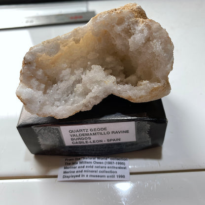 EXQUISITE QUARTZ GEODE - VALDEMANTILLO RAVINE, CASILE-LEON, SPAIN 111g MF949