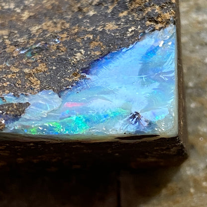 OPAL ON MATRIX : QUILPIE, QUEENSLAND, AUSTRALIA 33g. MF5462