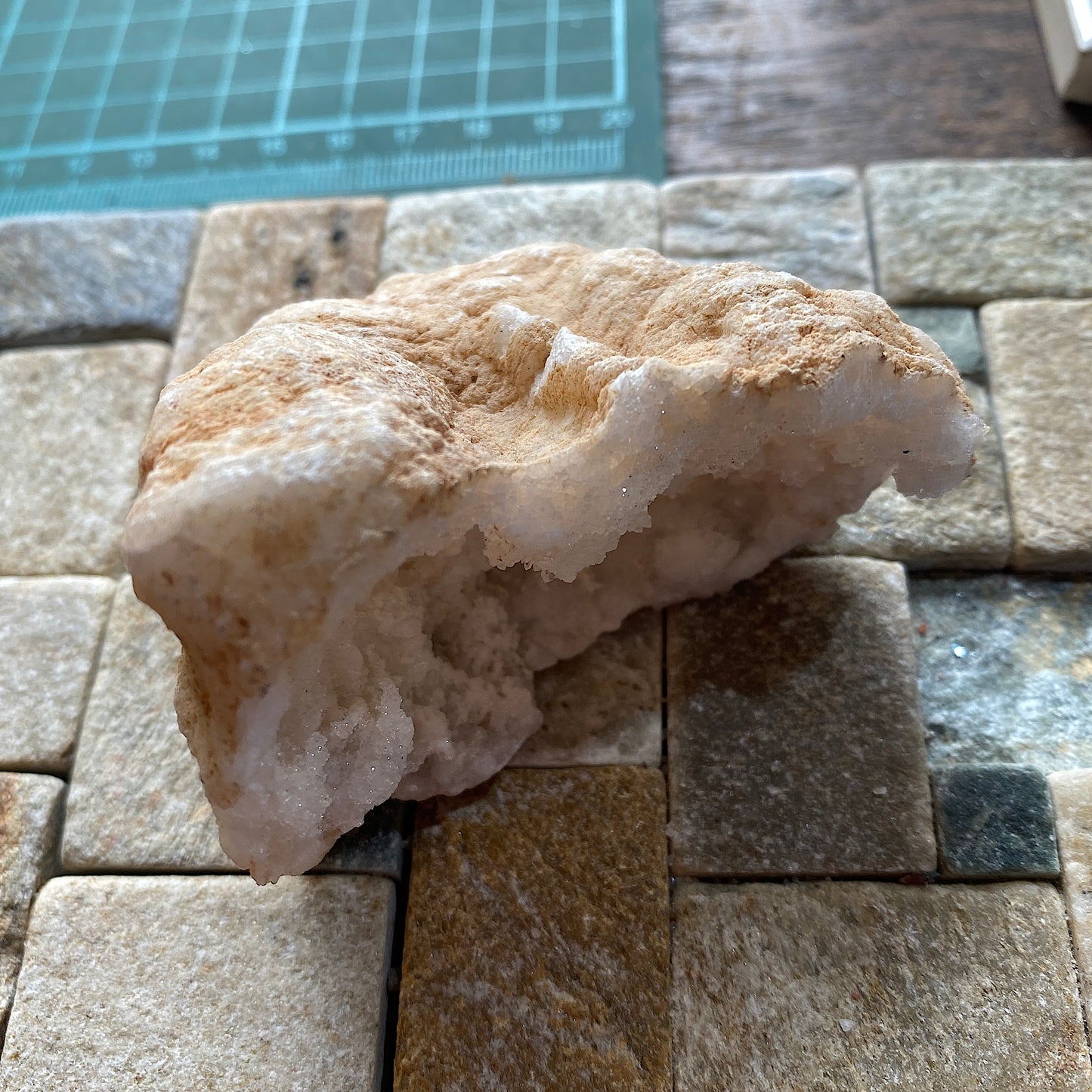 EXQUISITE QUARTZ GEODE - VALDEMANTILLO RAVINE, CASILE-LEON, SPAIN 111g MF949