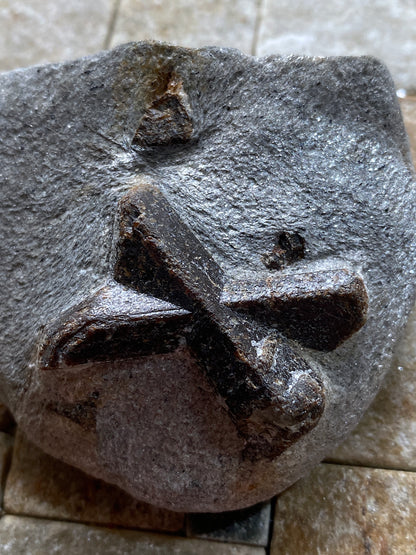 STAUROLITE ON MICA SCHIST : PESTOVYE KEIVY, KOLA PENINSULA, RUSSIA 101g MF4823