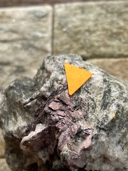 MURMANITE [ETC] : SELSURT MOUTAIN, KOLA PENINSUAL, RUSSIA 63g MF4824