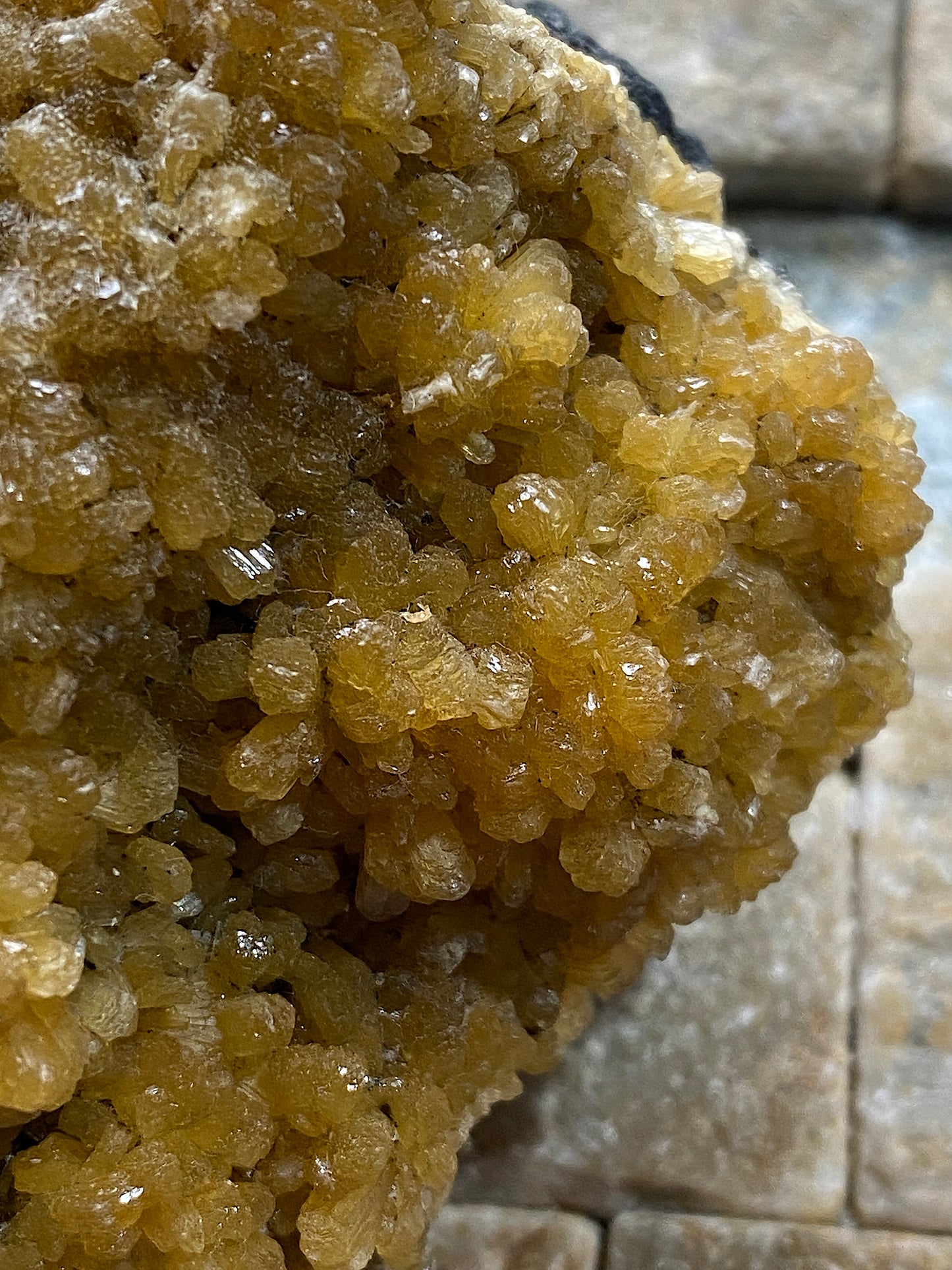 STILBITE : LEVEANIEMI MINE, KIRUNA, SWEDEN 371g MF4825