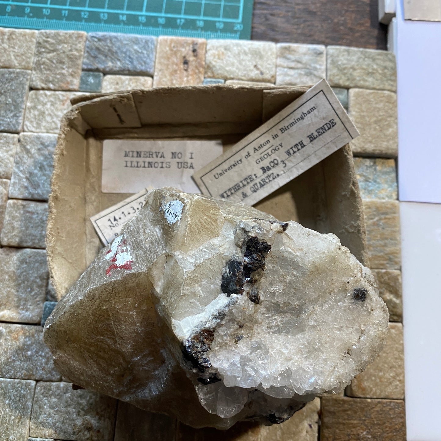 WITHERITE [ETC] - MINERVA NO 1 MINE, HARDIN COUNTY, ILLINOIS, U.S.A 875g MF944