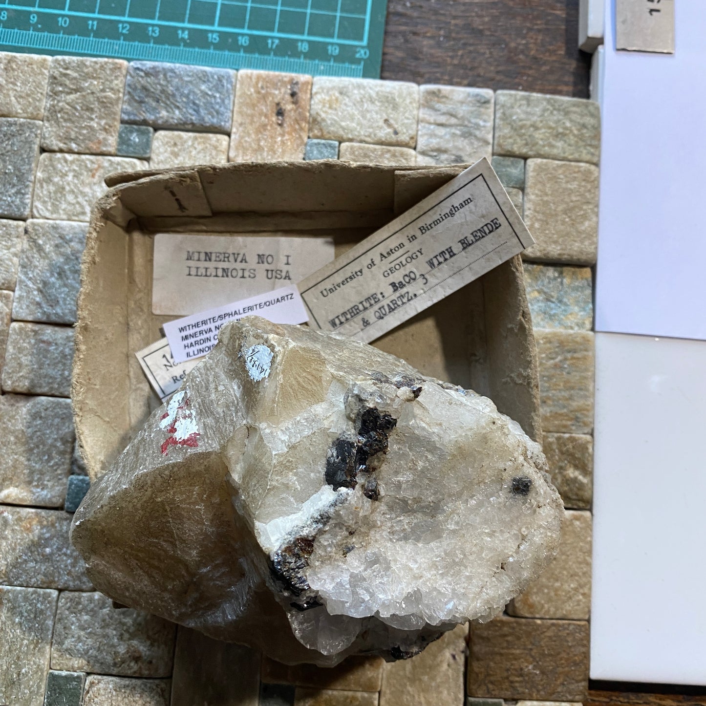 WITHERITE [ETC] - MINERVA NO 1 MINE, HARDIN COUNTY, ILLINOIS, U.S.A 875g MF944