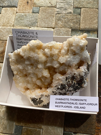 CHABAZITE & THOMSONITE : BJARNASTADALID, WESTFJORDS, ICELAND 205g MF4827