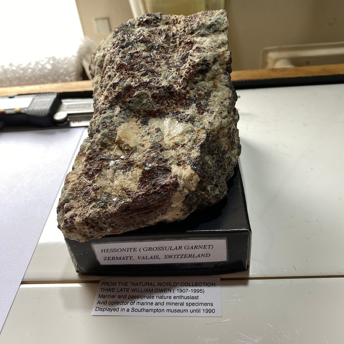 GROSSULAR [HESSONITE] GARNET ETC - POLLUX, ZERMATT, VALAIS, SWITZERLAND 904g MF993