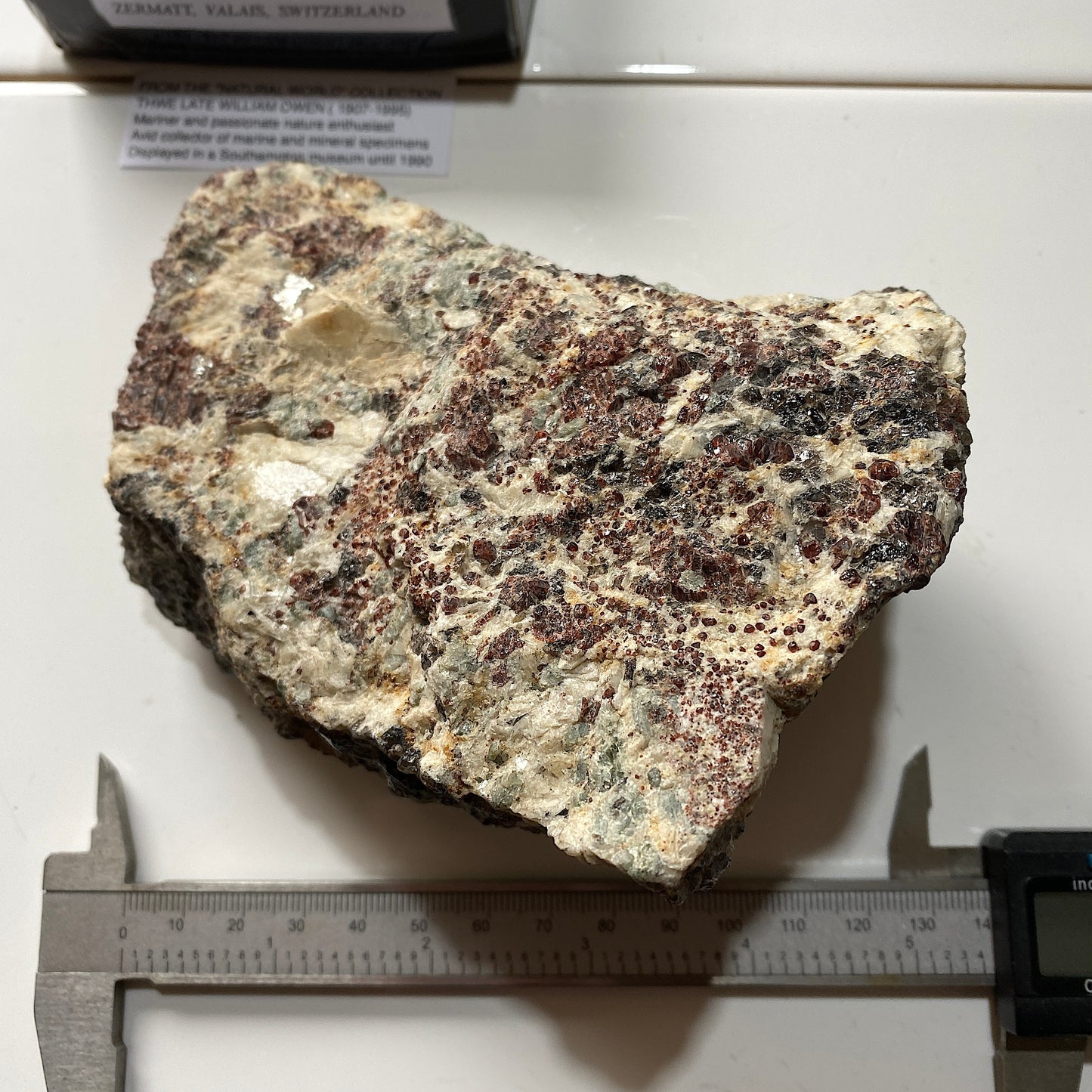 GROSSULAR [HESSONITE] GARNET ETC - POLLUX, ZERMATT, VALAIS, SWITZERLAND 904g MF993