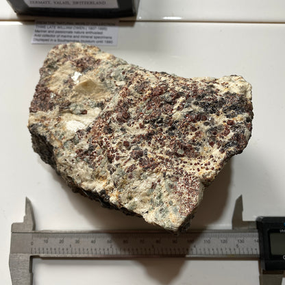 GROSSULAR [HESSONITE] GARNET ETC - POLLUX, ZERMATT, VALAIS, SWITZERLAND 904g MF993