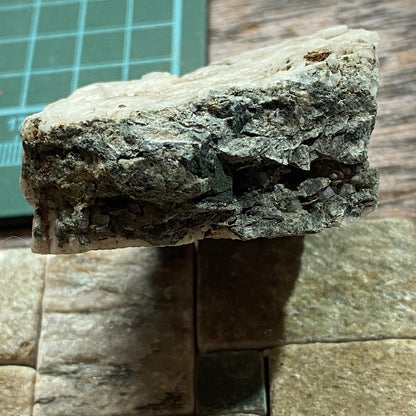 CHLORITE IN QUARTZ : HUTTON ROOF CRAG, CUMBRIA, ENGLAND 90g MF5471