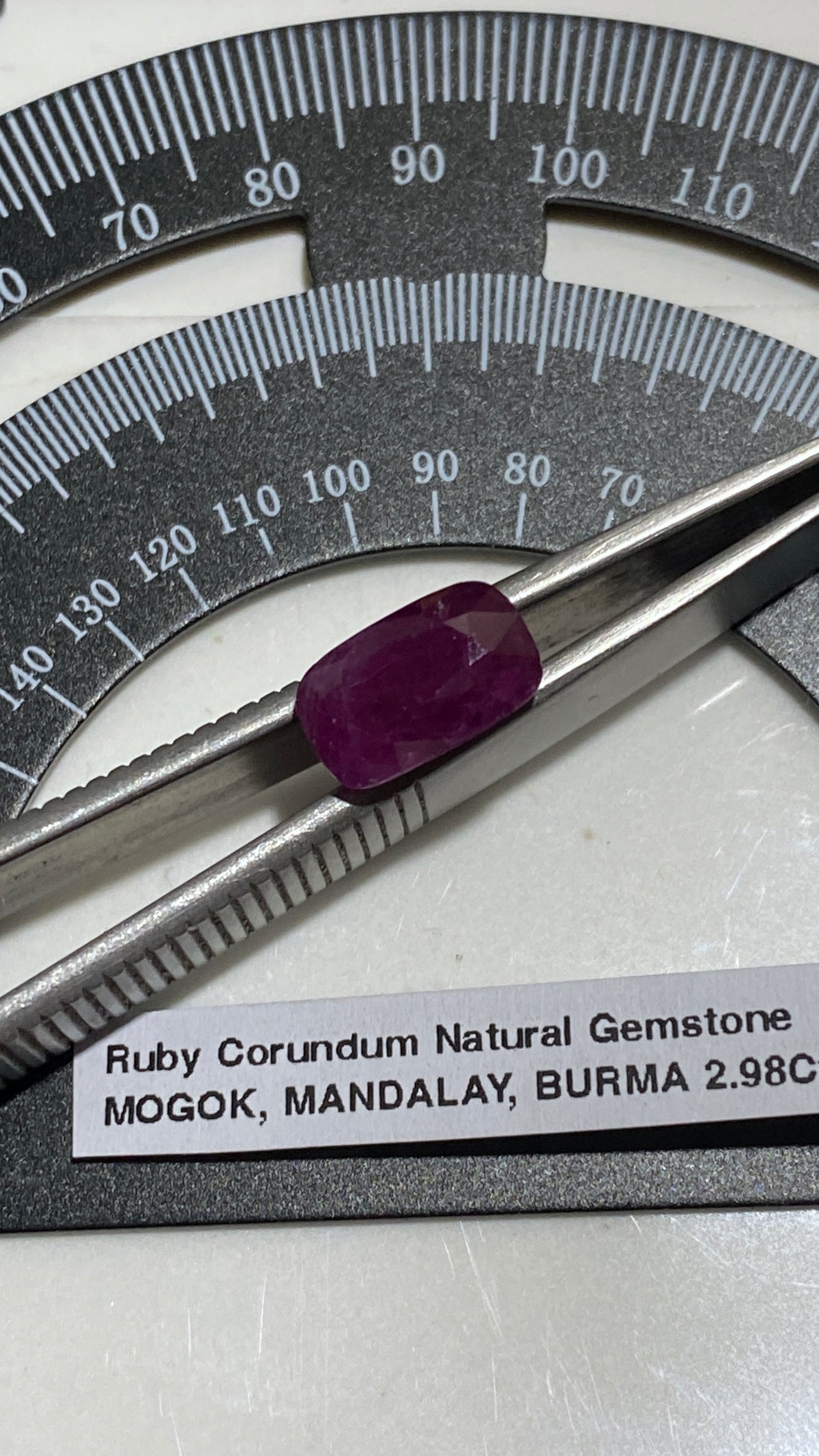 RUBY CORUNDUM NATURAL GEMSTONE : MOGOK, PWIN-Oo-LWIN, MANDALAY, MYANMAR 2.98Ct MFG4827