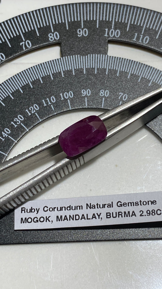 RUBY CORUNDUM NATURAL GEMSTONE : MOGOK, PWIN-Oo-LWIN, MANDALAY, MYANMAR 2.98Ct MFG4827