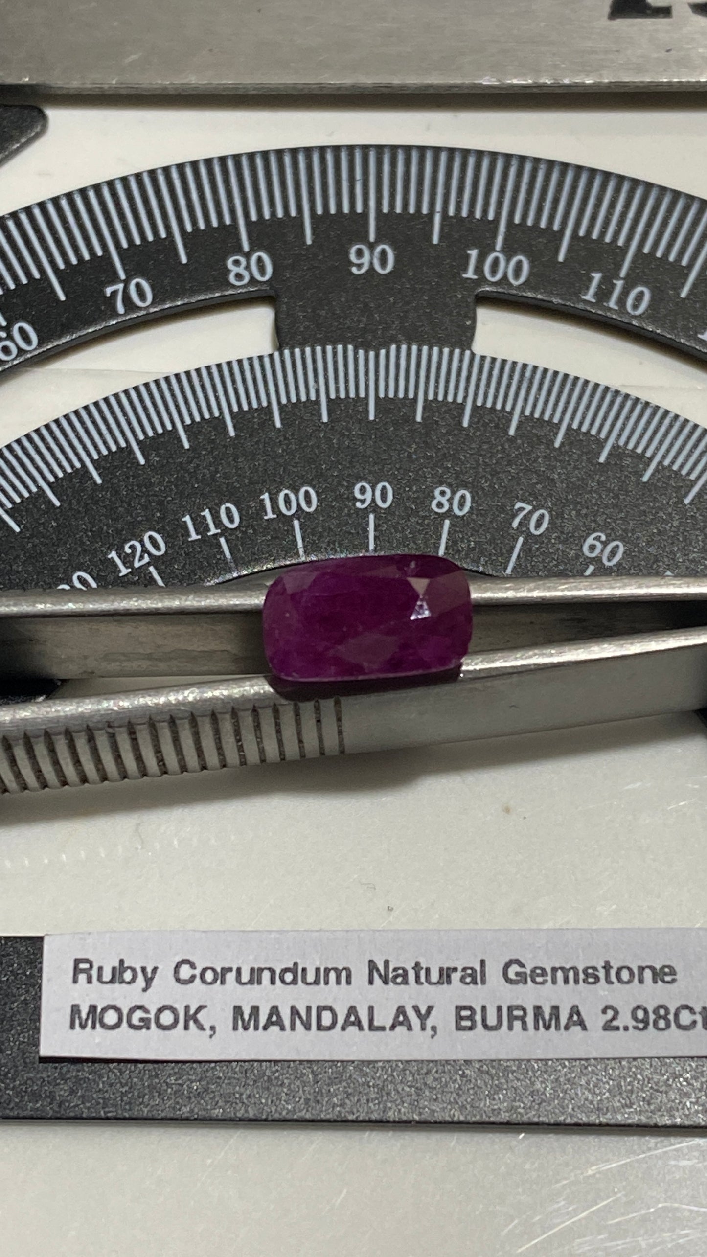 RUBY CORUNDUM NATURAL GEMSTONE : MOGOK, PWIN-Oo-LWIN, MANDALAY, MYANMAR 2.98Ct MFG4827