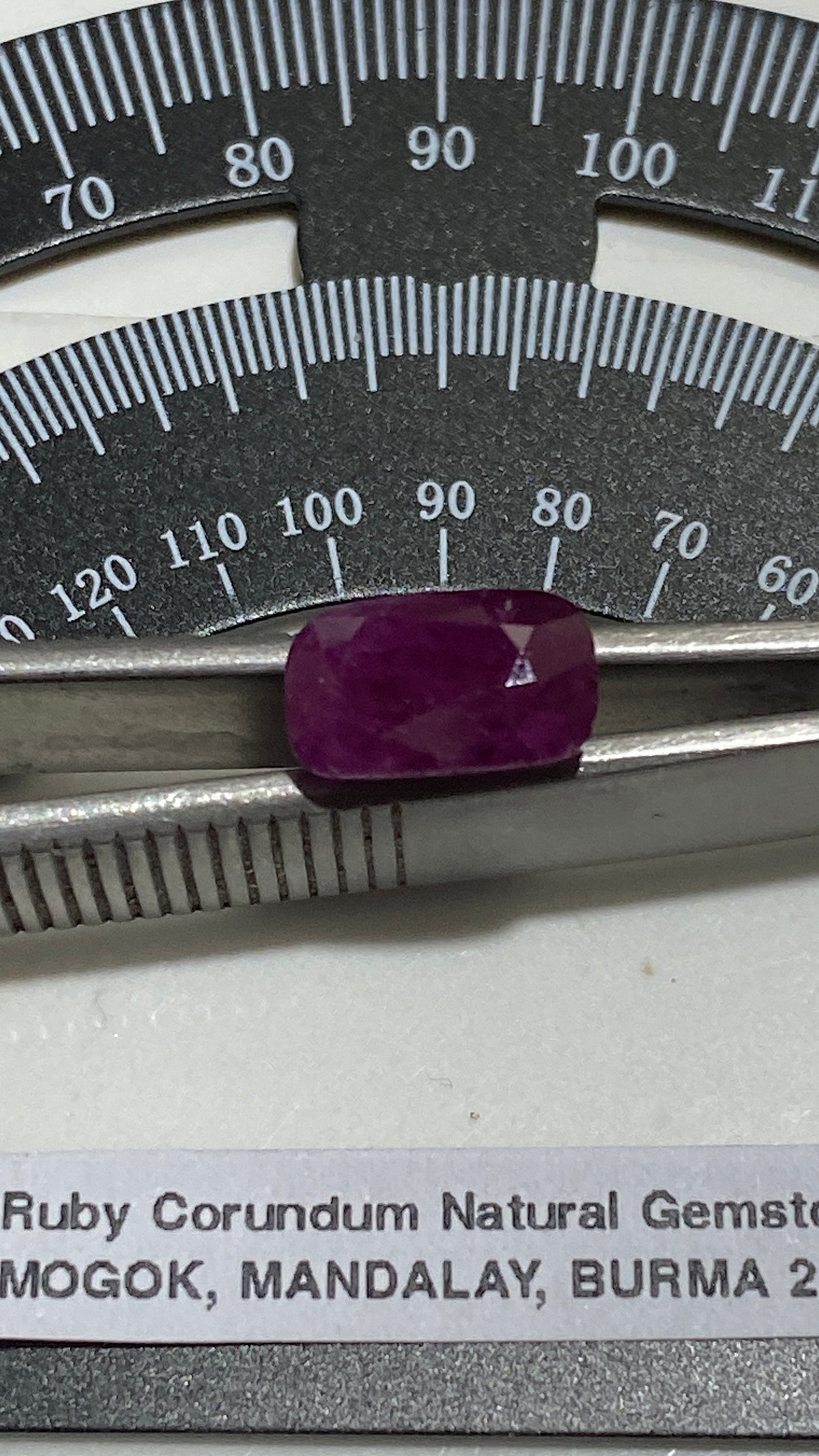 RUBY CORUNDUM NATURAL GEMSTONE : MOGOK, PWIN-Oo-LWIN, MANDALAY, MYANMAR 2.98Ct MFG4827