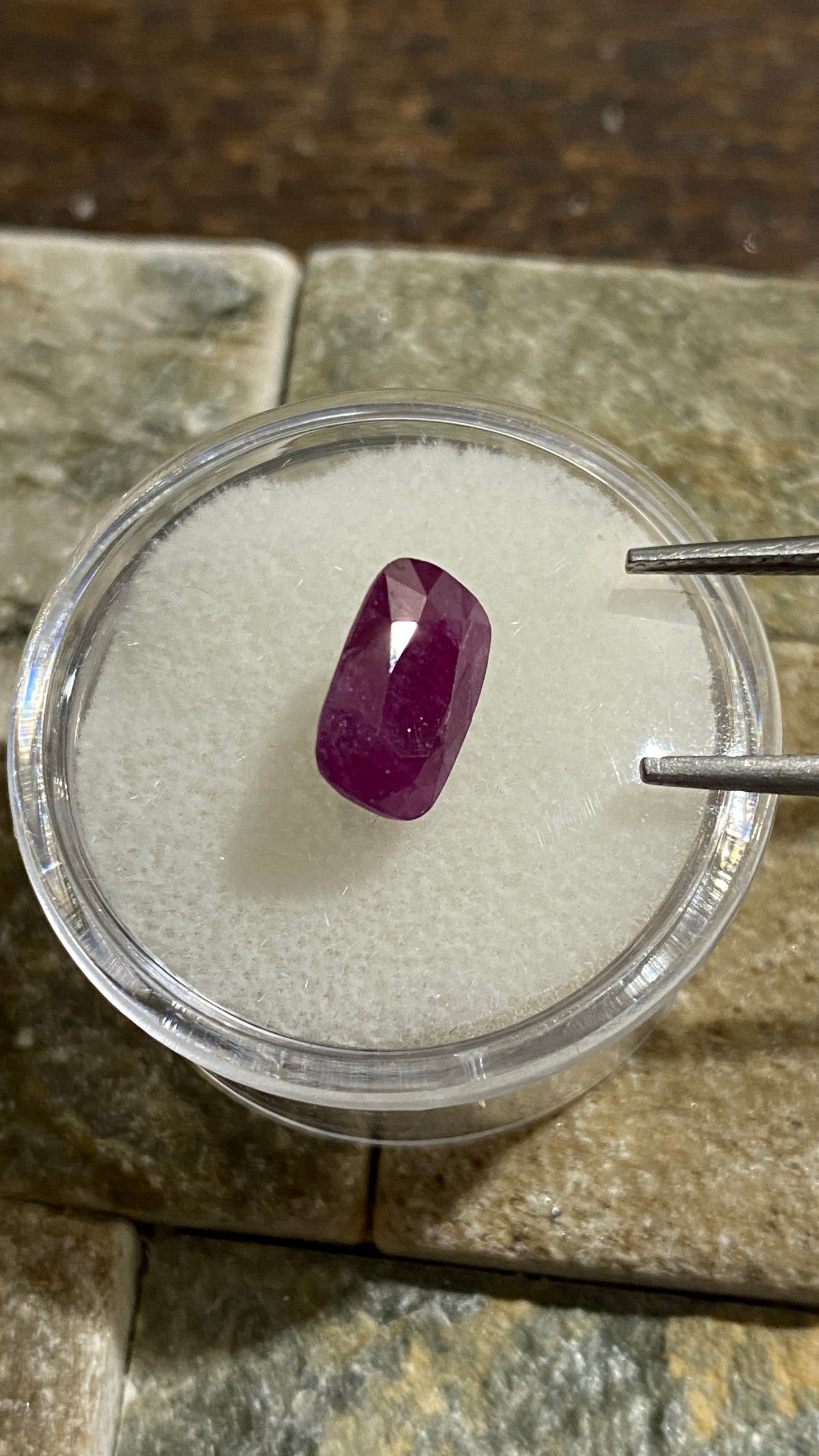 RUBY CORUNDUM NATURAL GEMSTONE : MOGOK, PWIN-Oo-LWIN, MANDALAY, MYANMAR 2.98Ct MFG4827