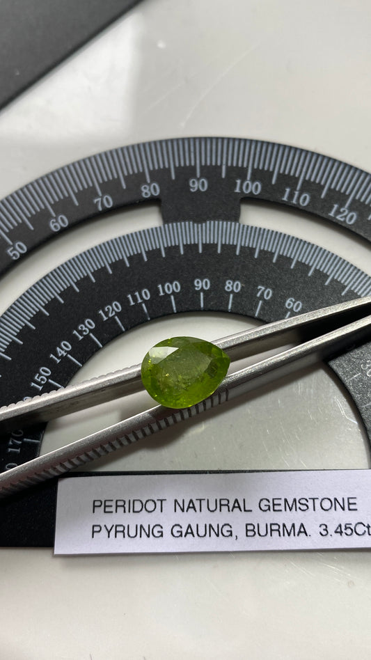 PERIDOT NATURAL GEMSTONE : PYRUNG GAUNG, KOGOK, MANDALAY, MYANMAR 3.45Ct MFG4828