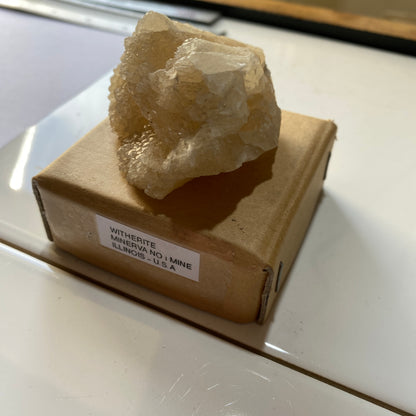 WITHERITE - MINERVA NO 1 MINE, HARDIN COUNYT, ILLINOIS, U.S.A. 147g MF1010