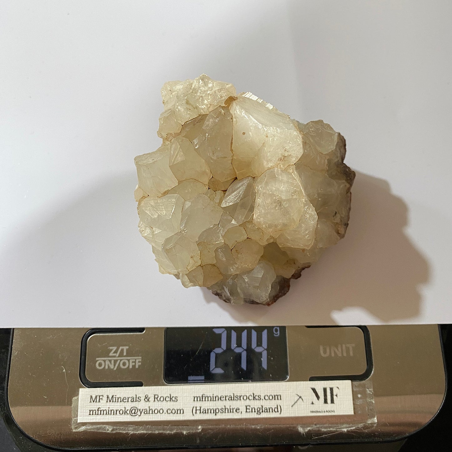 ASSEMBLAGE DE CRISTAL DE QUARTZ SUR GOETHITE DU MAROC 246g MF1076