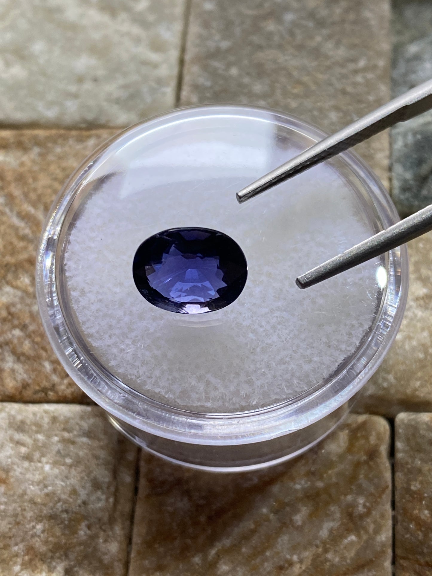 IOLITE NATURAL GEMSTONE : BABATI, MANYARA, TANZANIA. 1.72Ct MFG4831