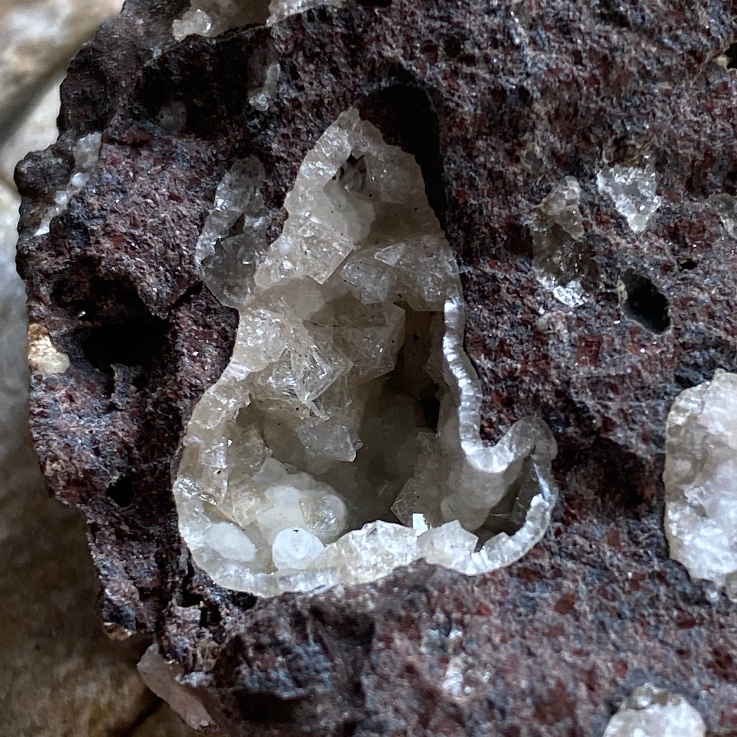 THOMSONITE - MOONEN BAY, ISLE OF SKYE, SCOTLAND. 24g. MF2366