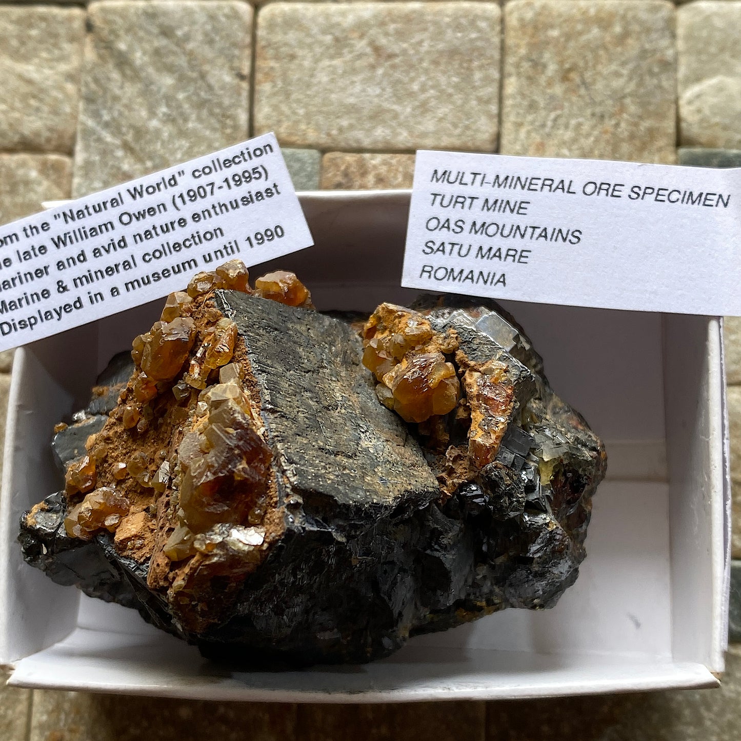ORE SPECIMEN - TURT MINE, OAS MOUNTAINS, SATU MARE  ROMANIA 283g MF1002