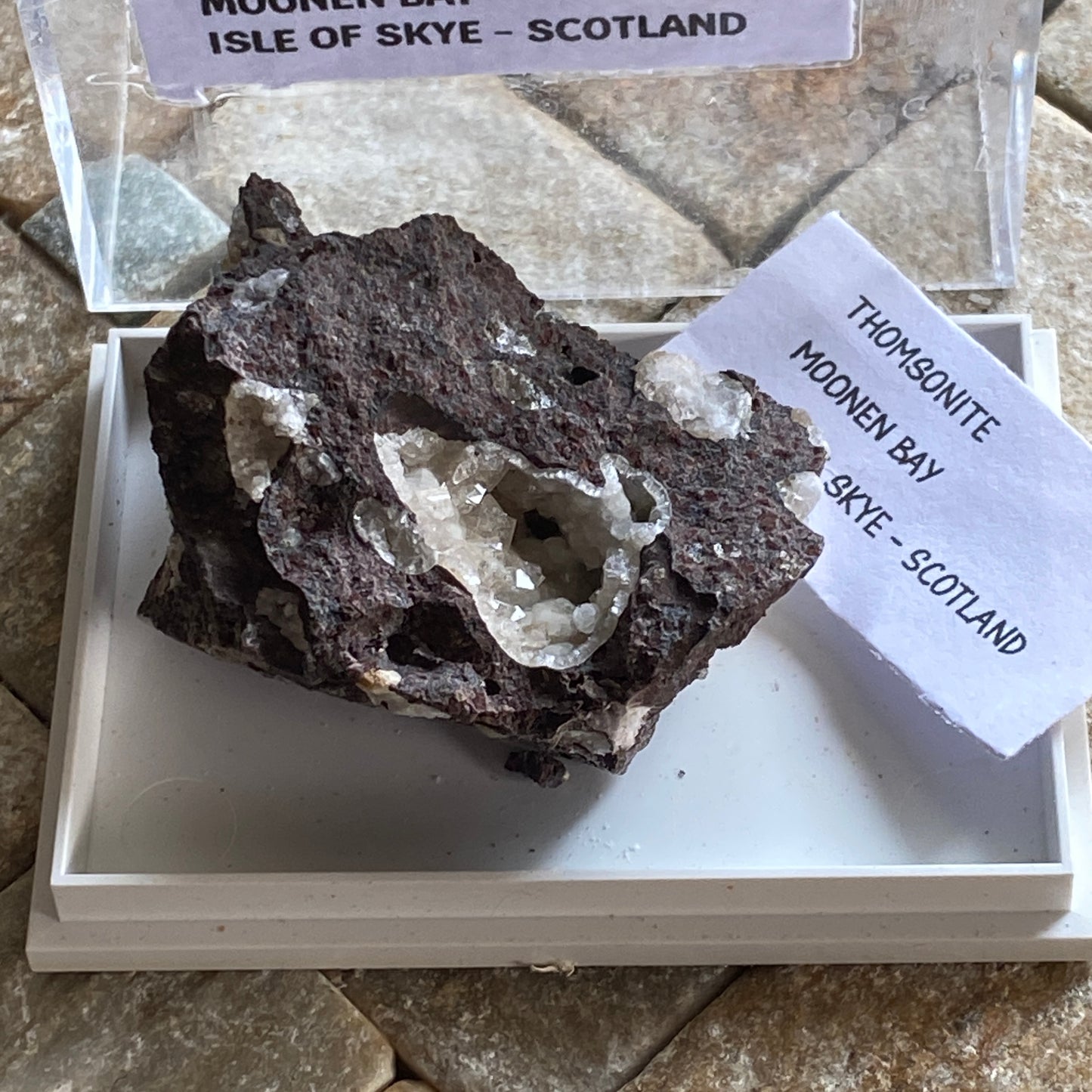 THOMSONITE - MOONEN BAY, ISLE OF SKYE, SCOTLAND. 24g. MF2366