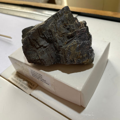 MINERAI DE GALÈNE SOLIDE DE LA MINE BORIEVA, BULGARIE LOURD 1020g MF1006