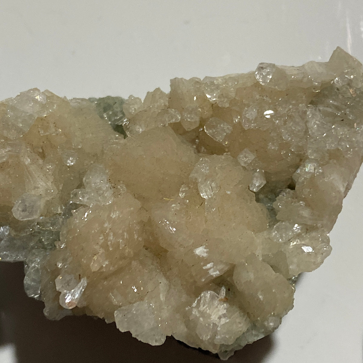 APOPHYLLITE CRYSTALS ON STILBITE : PASHAN QUARRY, PUNE, MAHARASHTRA, INDIA. 42g MF5482