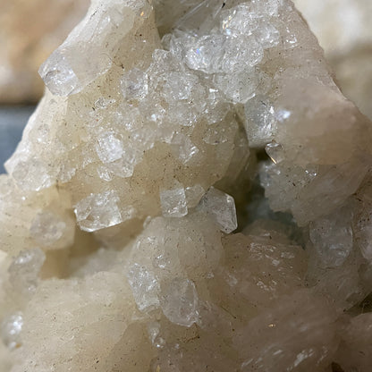 APOPHYLLITE CRYSTALS ON STILBITE : PASHAN QUARRY, PUNE, MAHARASHTRA, INDIA. 42g MF5482