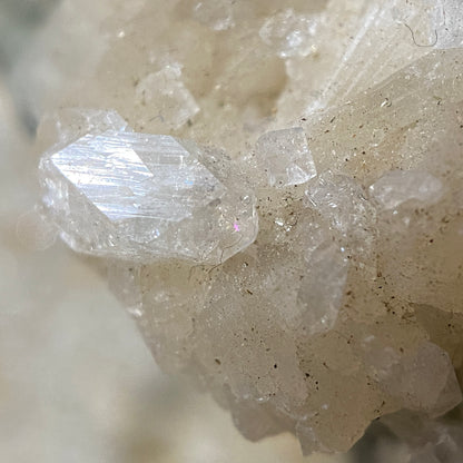 APOPHYLLITE CRYSTALS ON STILBITE : PASHAN QUARRY, PUNE, MAHARASHTRA, INDIA. 42g MF5482