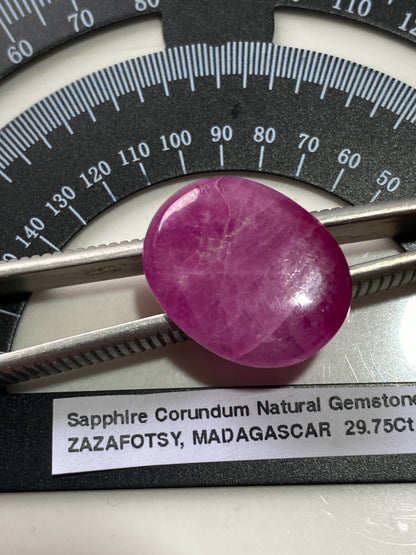 SAPPHIRE CORUNDUM GEMSTONE : ZAZAFOTSY, IHOSY, IROROMBE, MADAGASCAR  13.09Ct MFG4835