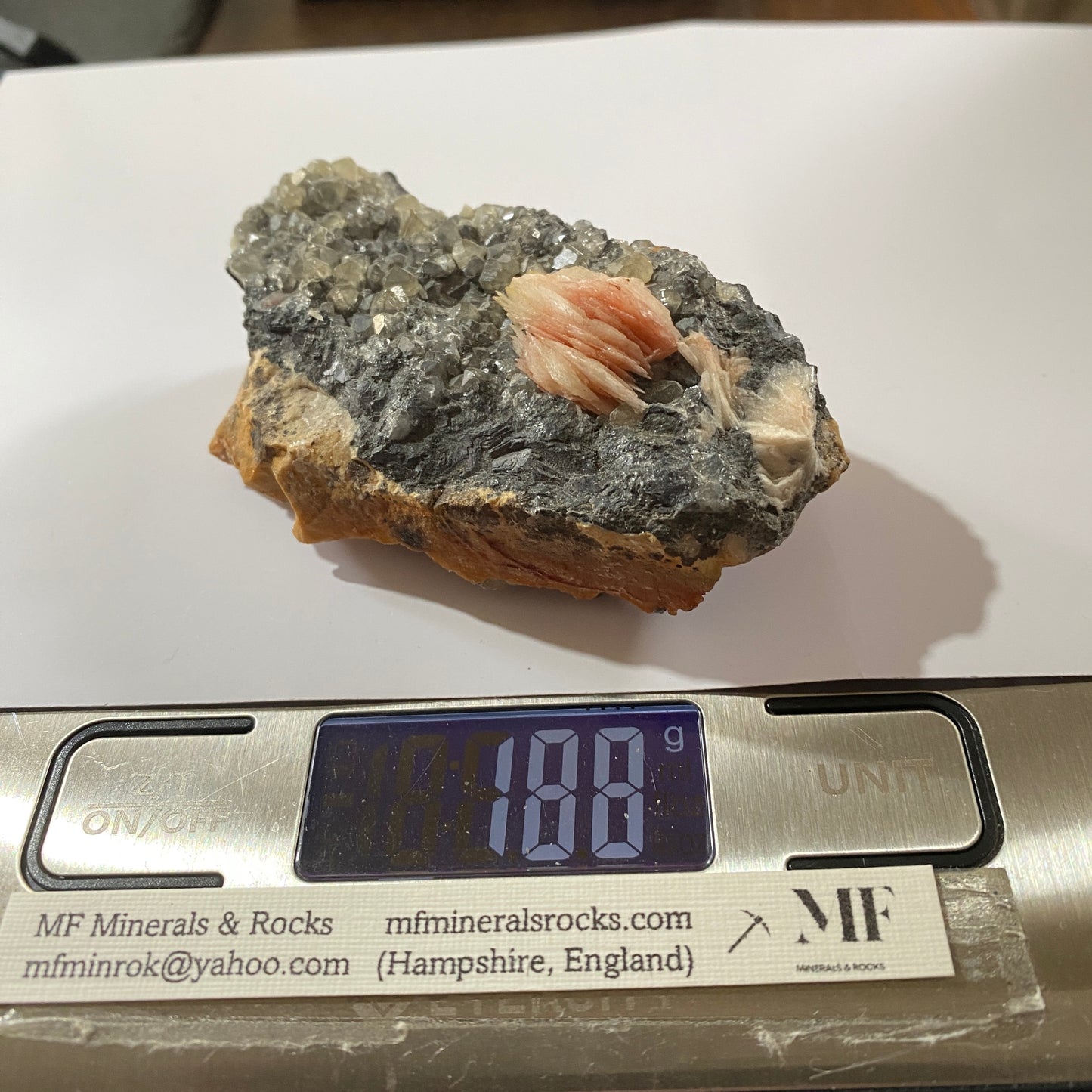 BARYTE SUR CERRUSITE DE LA MINE LAS DALLES, MAROC 188g MF1032