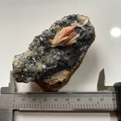BARYTE SUR CERRUSITE DE LA MINE LAS DALLES, MAROC 188g MF1032