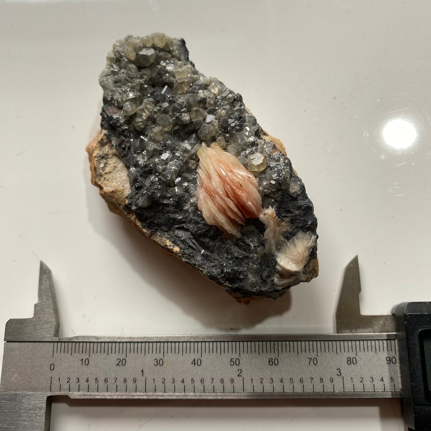 BARYTE SUR CERRUSITE DE LA MINE LAS DALLES, MAROC 188g MF1032