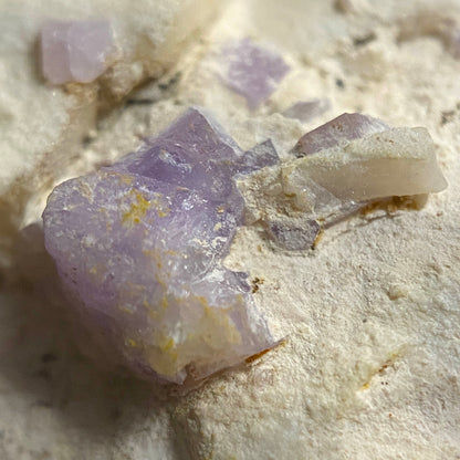KUNZITE SPODUMENE ON CLEAVELANDITE : DARA-E PECH PEGMATITES, AFGHANISTAN  82g MF5487