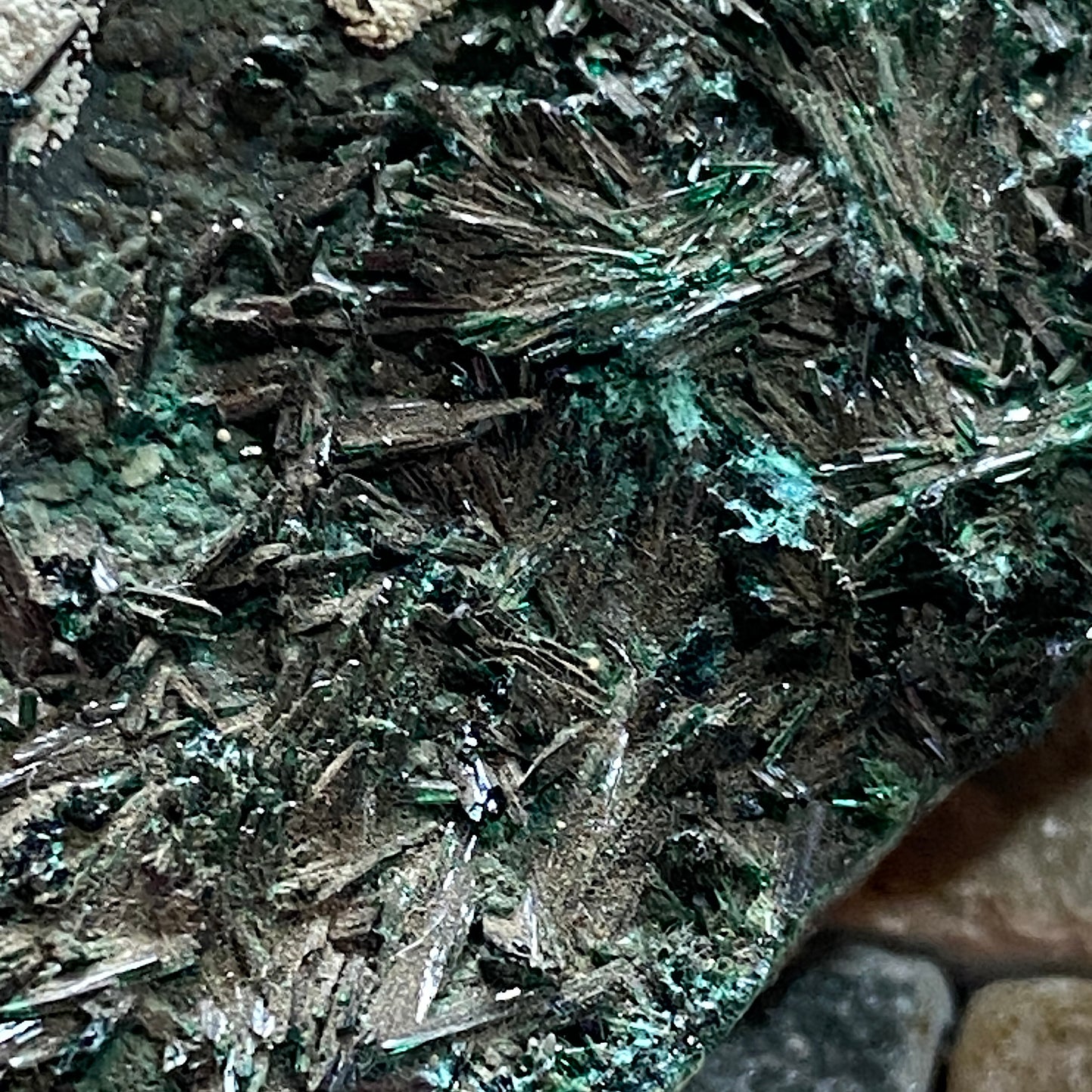ATACAMITE/HALLOYSITE/MALACHITE ETC - LA FAROLA MINE, ATACAMA, CHILE 469g MF1044