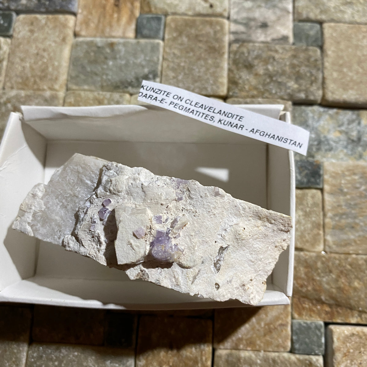 KUNZITE SPODUMENE ON CLEAVELANDITE : DARA-E PECH PEGMATITES, AFGHANISTAN  82g MF5487