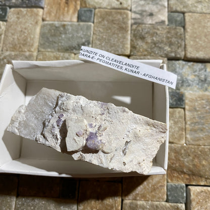KUNZITE SPODUMENE ON CLEAVELANDITE : DARA-E PECH PEGMATITES, AFGHANISTAN  82g MF5487
