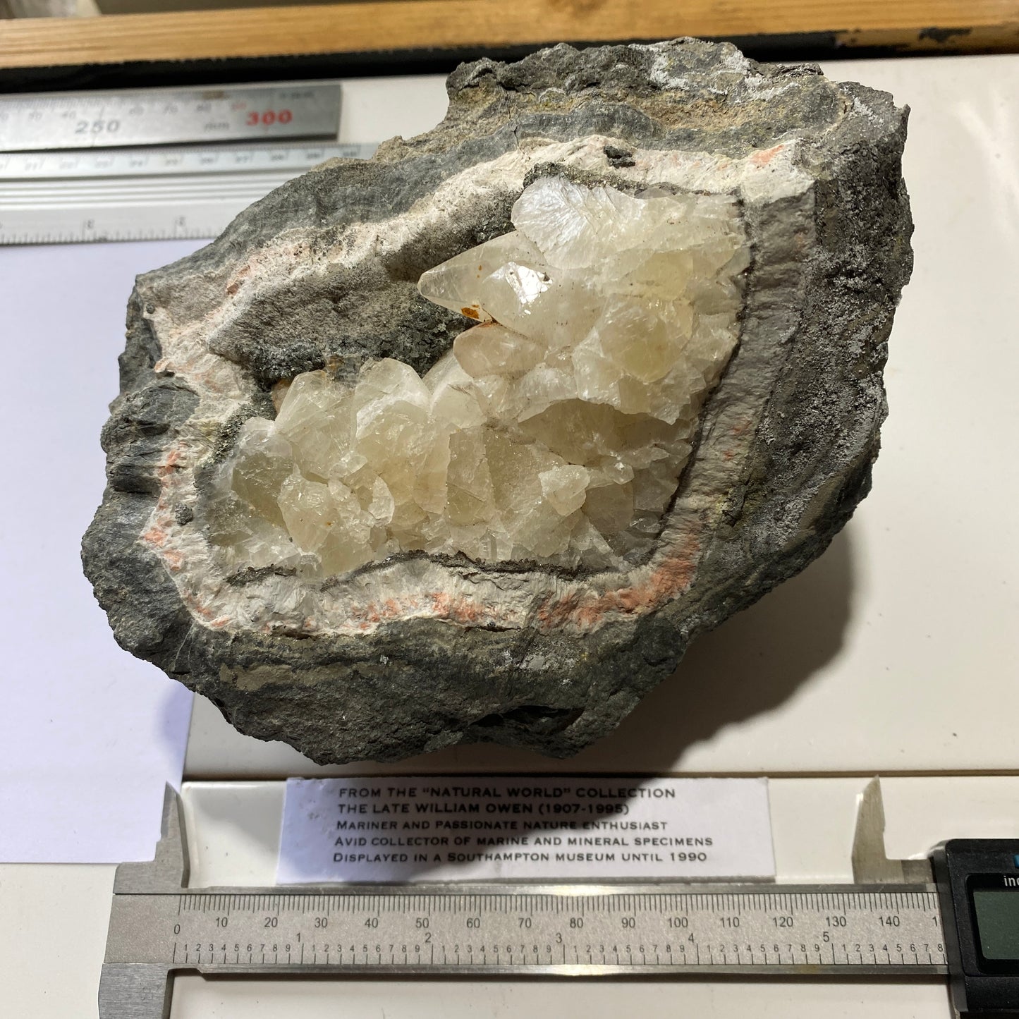 CALCITE IN BARYTE/CELESTINE [ETC] - HAMPSTEAD FARM QUARRY, GLOUCESTERSHIRE SUBSTANTIAL 2762g MF1043