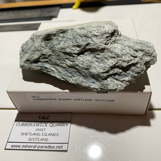 TALC : CUBBERSWICK QUARRY, UNST, SHETLAND, SCOTLAND 238g. MF5489