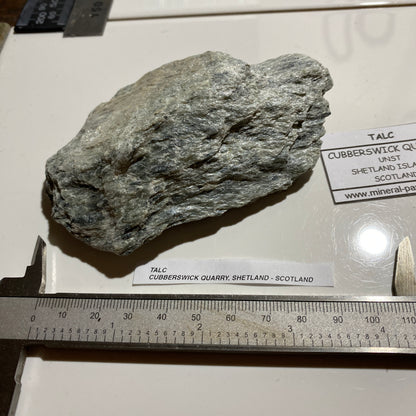 TALC : CUBBERSWICK QUARRY, UNST, SHETLAND, SCOTLAND 238g. MF5489