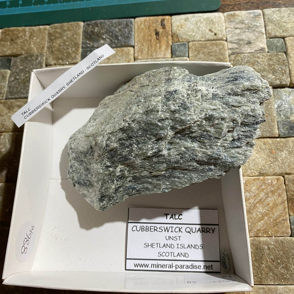 TALC : CUBBERSWICK QUARRY, UNST, SHETLAND, SCOTLAND 238g. MF5489