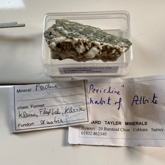 PERICLINE WITH MUSCOVITE - KLEINER FINAGL, AUSTRIA 30g MF2372