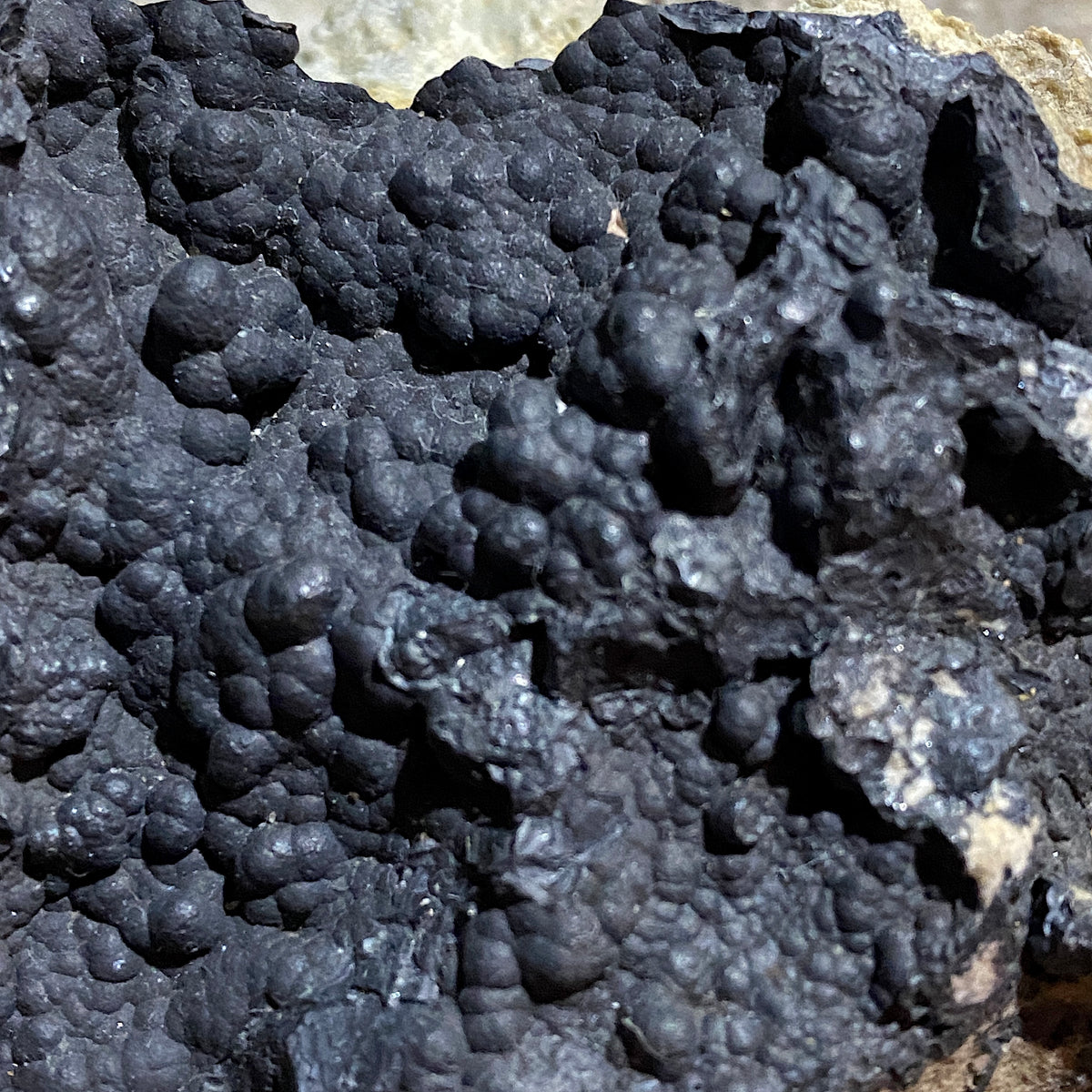 CRYPTOMELANE : MOEL LLYFNANT MINE, LLANUWCHILYN, GWYNEDD, WALES  163g. MF5490