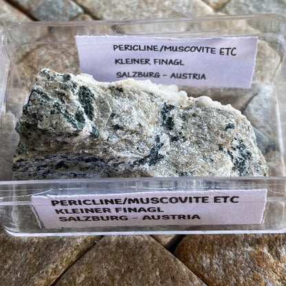 PERICLINE WITH MUSCOVITE - KLEINER FINAGL, AUSTRIA 30g MF2372