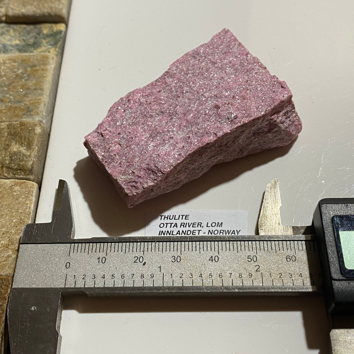THULITE : OTTA RIVER, LOM, INNLANDET, NORWAY          75g. MF5491